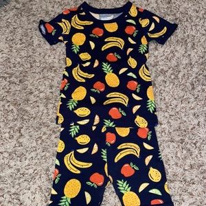 Toddler pjs size 5t from old navy and carters
